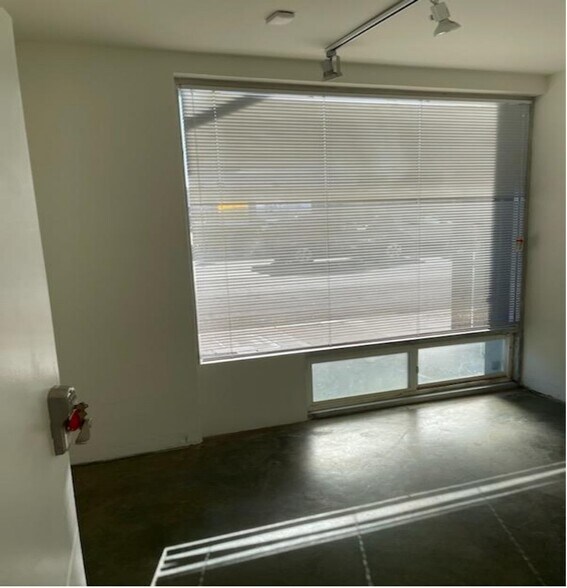 More Photos Of 3584 Hancock St, San Diego Warehouse For Lease