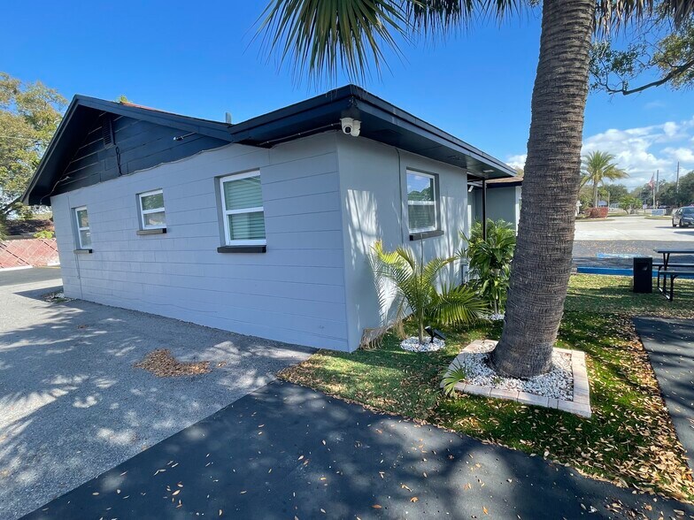 More Photos Of 5115 Memorial Hwy, Tampa Office For Lease