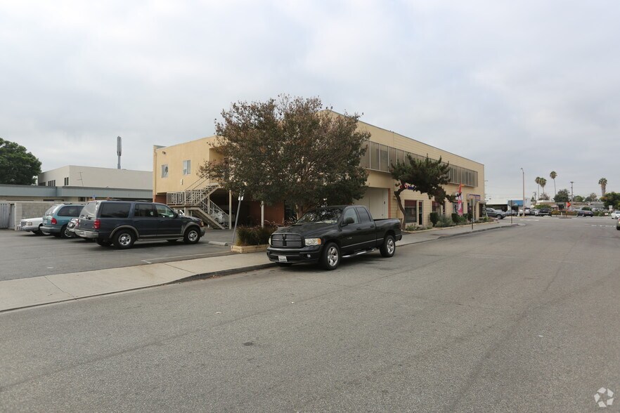 More Photos Of 11401 Valley Blvd, El Monte Office Residential For Lease