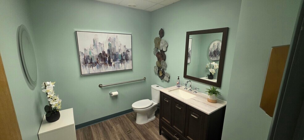 More Photos Of 2739 E Grand River Ave, Howell Medical For Sale