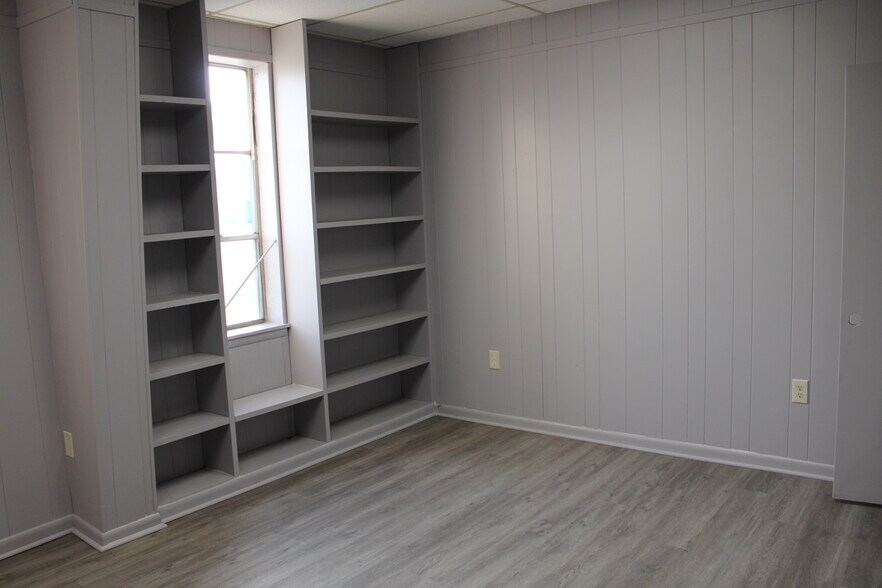 More Photos Of 6112 Patterson Rd, Little Rock Light Distribution For Sale