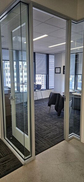 More Photos Of 700 S Flower St, Los Angeles Office For Lease