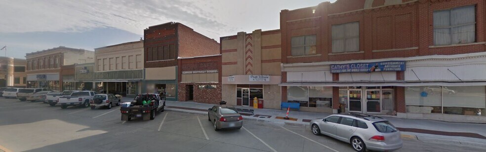 More Photos Of 320 S Main St, Pratt Office For Sale