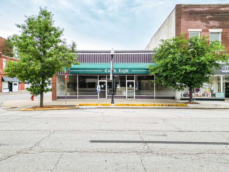 Primary Photo Of 500 W Reed St, Moberly Storefront For Lease