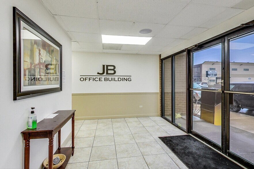 More Photos Of 5097 N Elston Ave, Chicago Medical For Lease