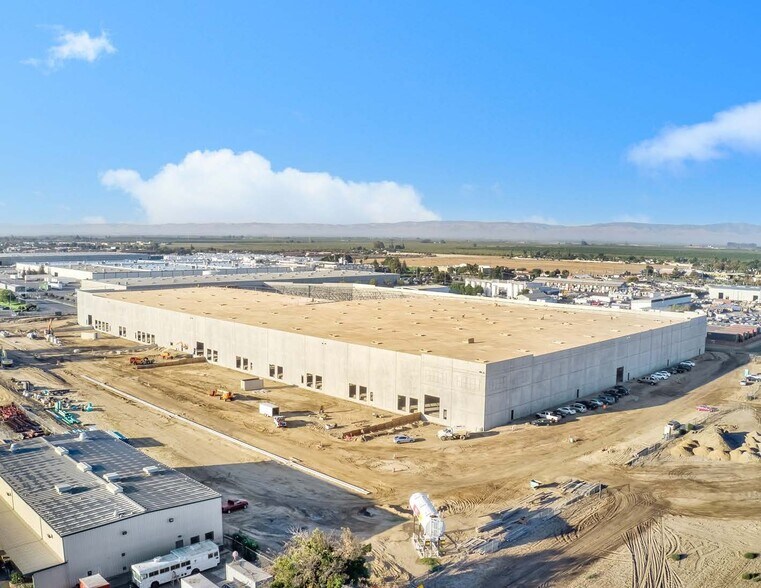 More Photos Of 2401 Nickerson Dr, Modesto Warehouse For Lease