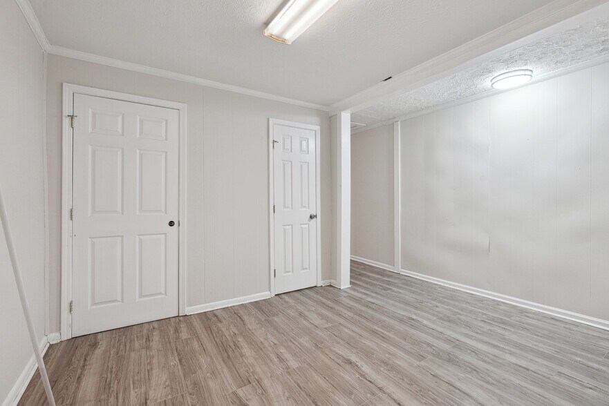 More Photos Of 401 SW Cleveland Ave, Atlanta Office Residential For Sale