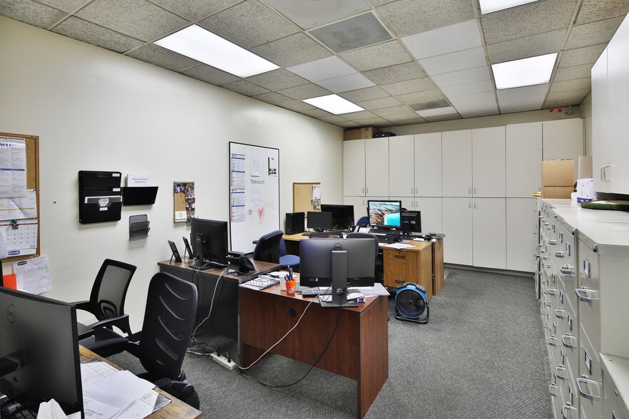 More Photos Of 6856 Van Nuys Blvd, Van Nuys Freestanding For Sale
