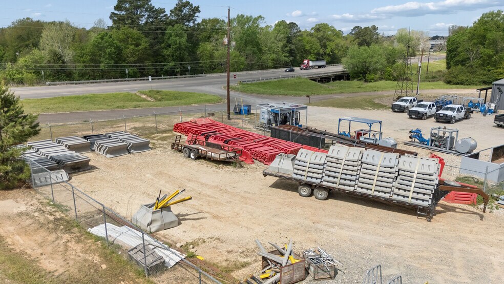 More Photos Of 1510 TX-135, Kilgore Warehouse For Sale