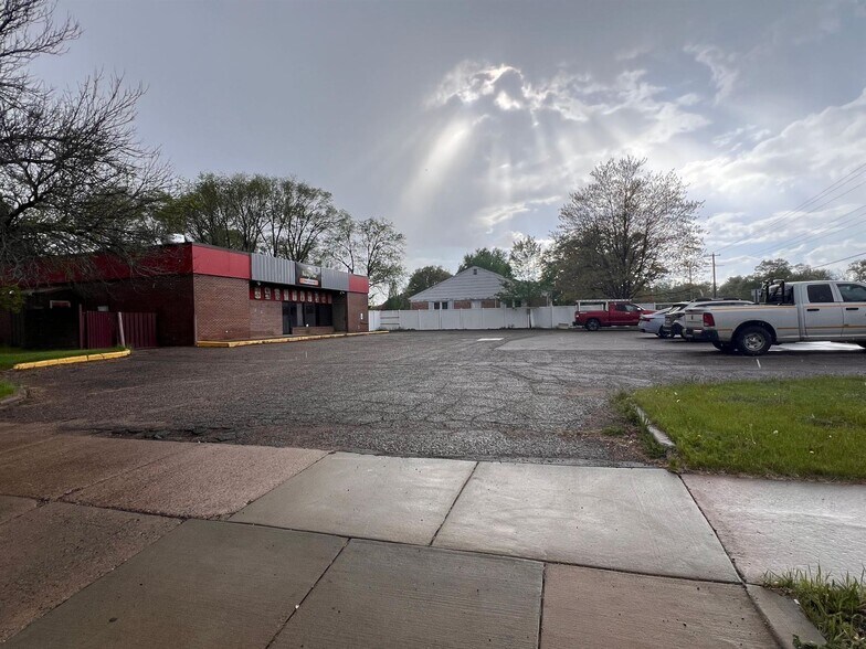 More Photos Of 2121 Eddy Ln, Eau Claire Restaurant For Sale