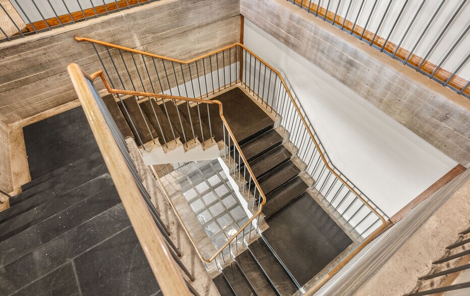 More Photos Of 916 Bay St, Beaufort Office For Sale