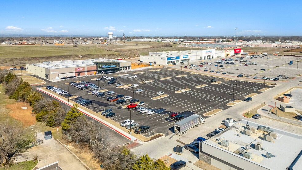 More Photos Of NWC 12th Ave, Ardmore Unknown For Lease