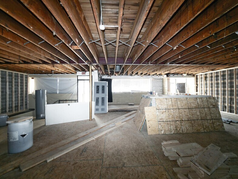 More Photos Of 5638 W Chicago Ave, Chicago Restaurant For Sale