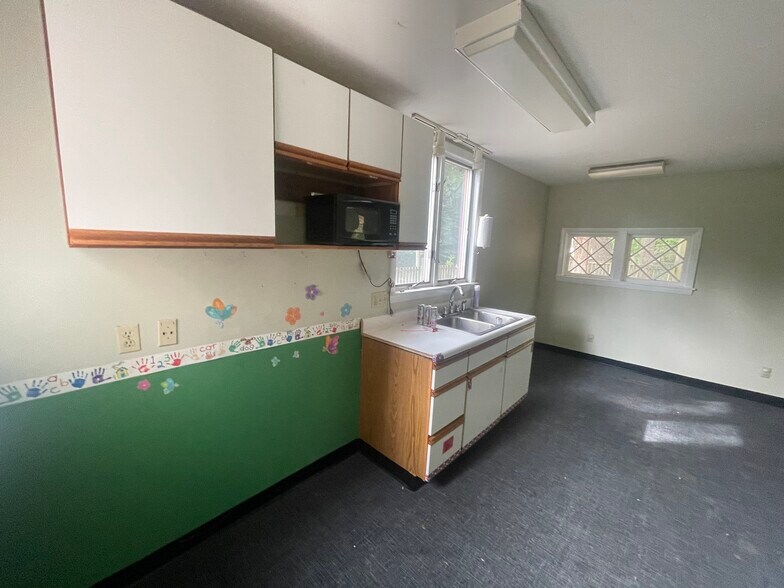 More Photos Of 79 Route 32, North Franklin Daycare Center For Sale