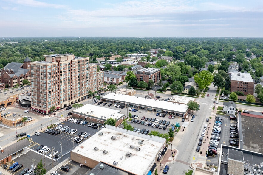 More Photos Of 10-36 S Evergreen Ave, Arlington Heights Unknown For Lease