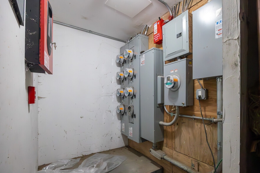 More Photos Of 476 Gates Ave, Brooklyn Apartments For Sale