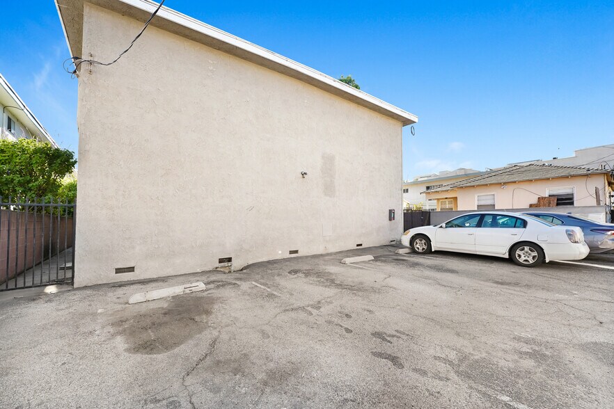 More Photos Of 12757 Caswell Ave, Los Angeles Apartments For Sale
