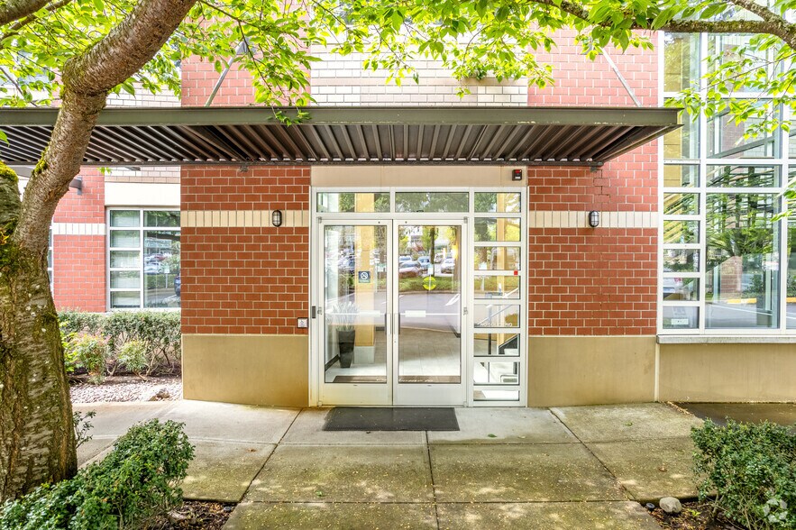 More Photos Of 7420 SW Bridgeport Rd, Tigard Office For Sale