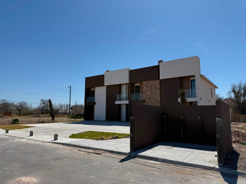 More Photos Of 1218 E Santa Rosa St, Edinburg Apartments For Sale