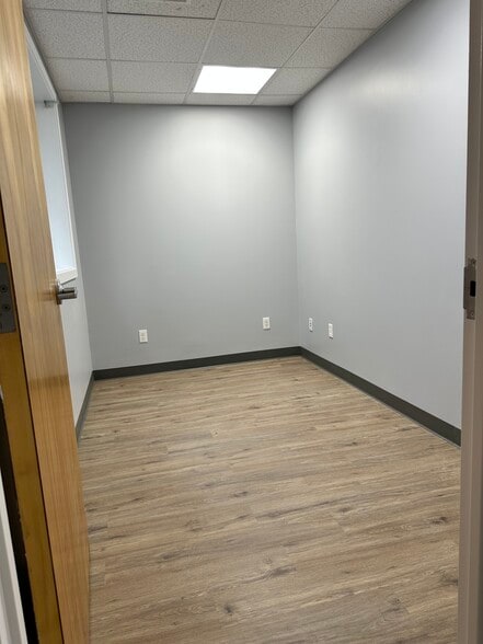 More Photos Of 53 Hancock St, Stratford Manufacturing For Lease
