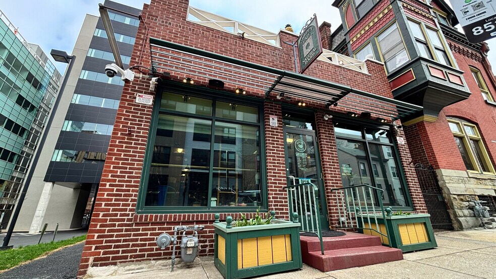 More Photos Of 17 S 9th St, Allentown Storefront For Sale