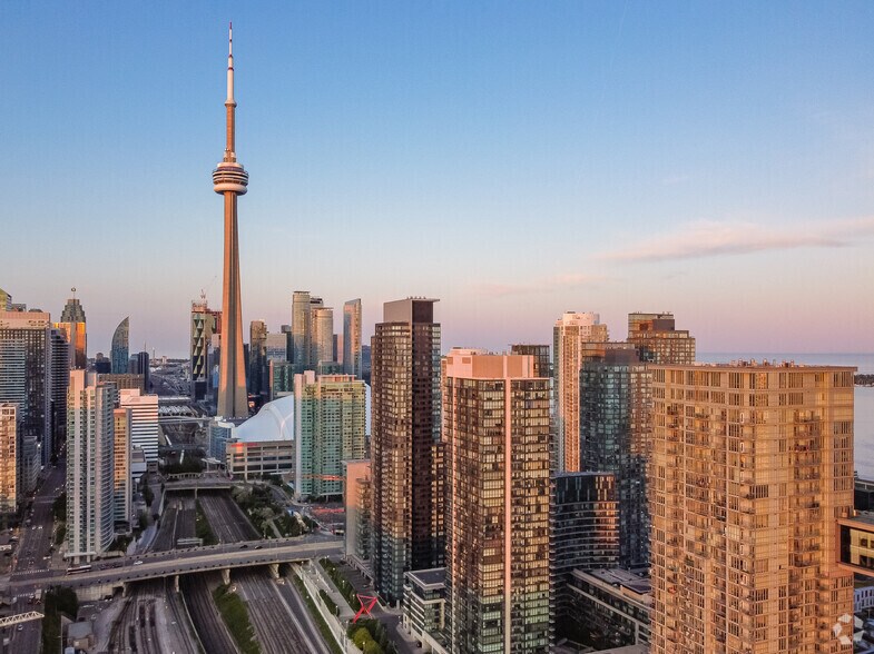 More Photos Of 40 King St W, Toronto Office For Lease