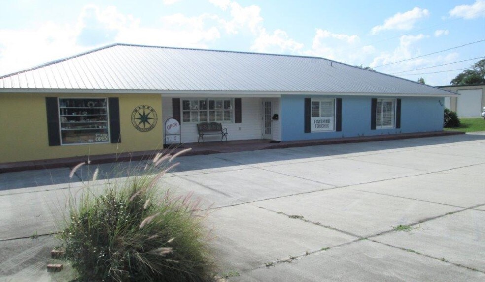 More Photos Of 900 Hillcrest Ave, Lake Placid General Retail For Lease
