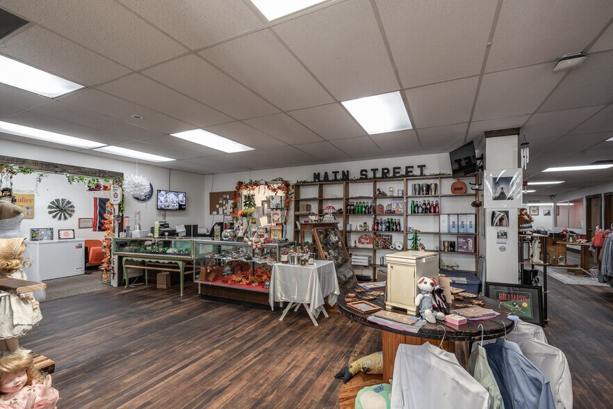 More Photos Of 318 N Washington Ave, Livingston General Retail For Sale