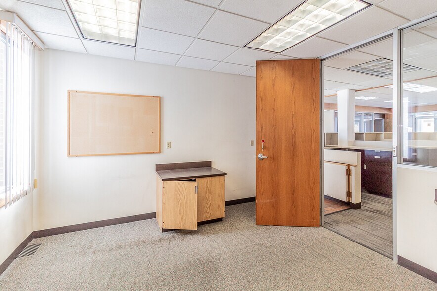 More Photos Of 132 E Main St, Hortonville Bank For Sale