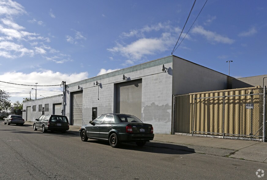 More Photos Of 1036-1050 E 8th St, Oakland Warehouse For Lease