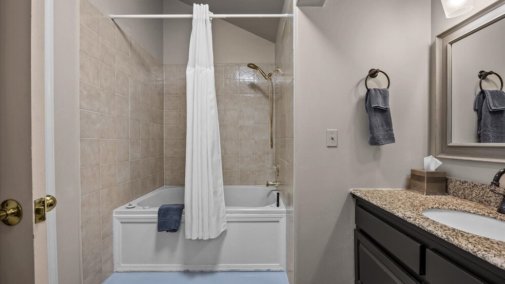 More Photos Of 118 6TH Ave, Ouray Hotel For Sale