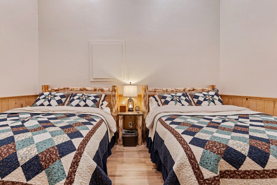 More Photos Of 417 Main St, Ashton Specialty For Sale