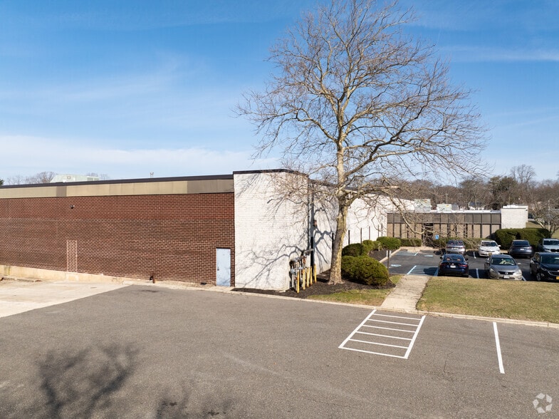 More Photos Of 1140 Motor Pky, Central Islip Warehouse For Lease