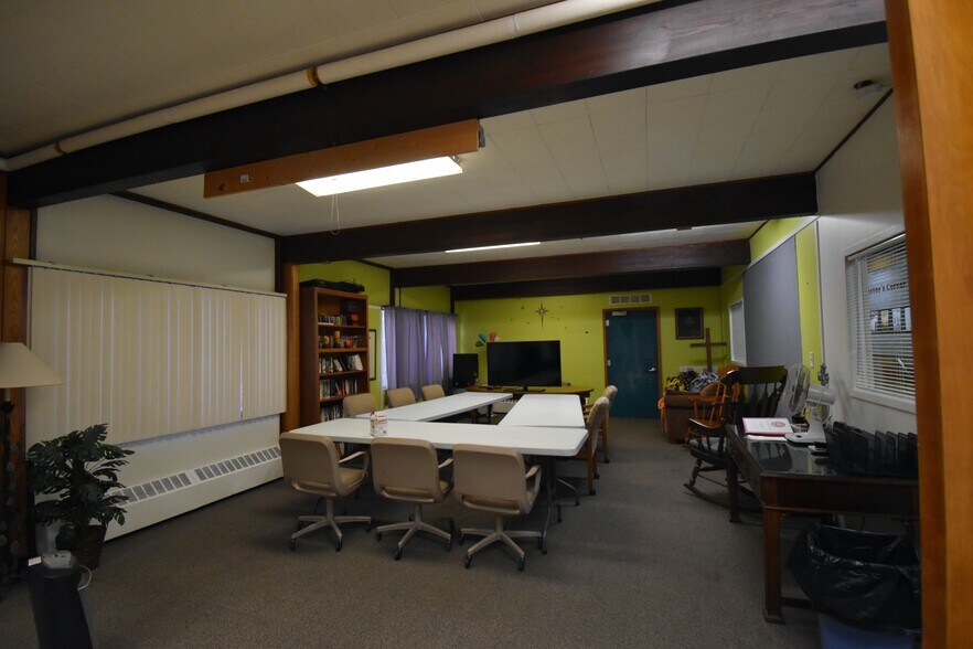 More Photos Of 2905 S Commerce Rd, Wolverine Lake Religious Facility For Lease