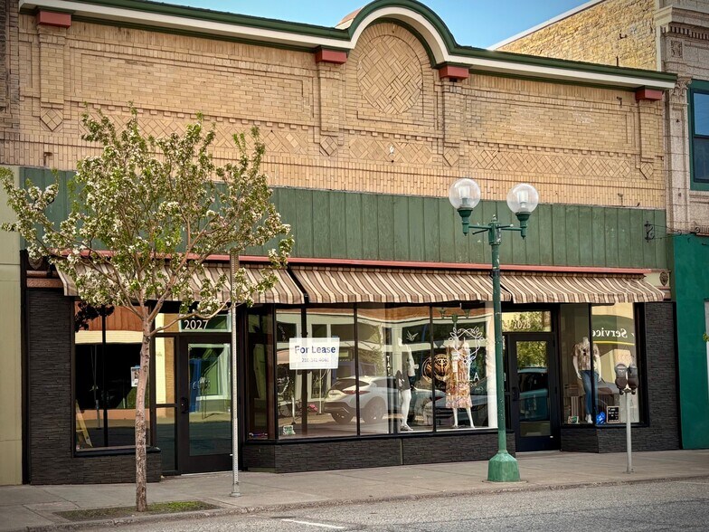 More Photos Of 2027 W Superior St, Duluth Storefront For Lease