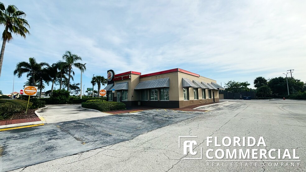 More Photos Of 920 SE Federal Hwy, Stuart Fast Food For Lease