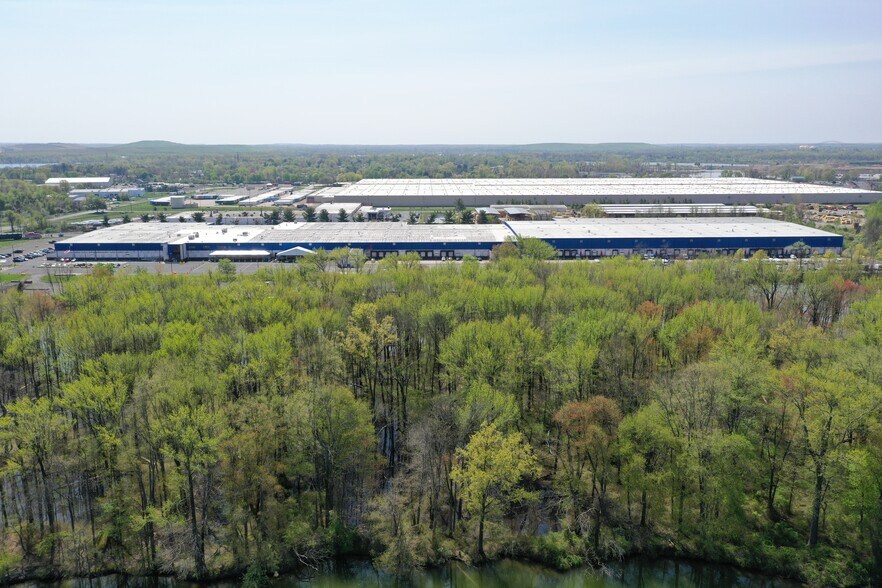 More Photos Of 1 Geoffrey Rd, Fairless Hills Distribution For Lease