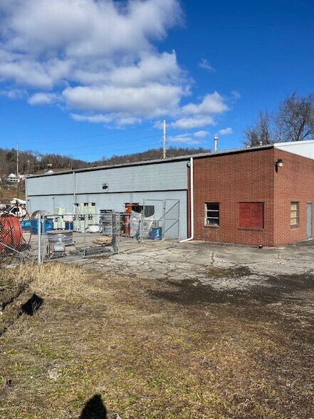 More Photos Of 701 Dan Dee Ln, Brilliant Warehouse For Lease