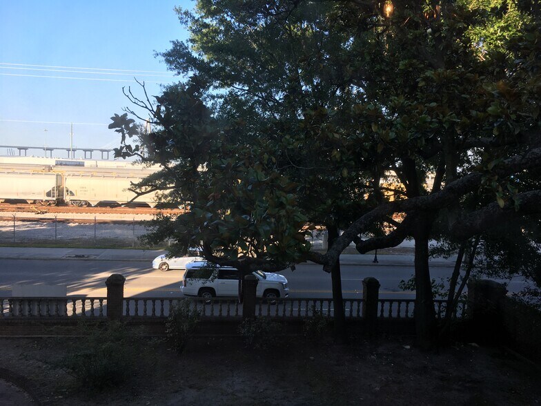 More Photos Of 635 E Bay St, Charleston Office Residential For Lease