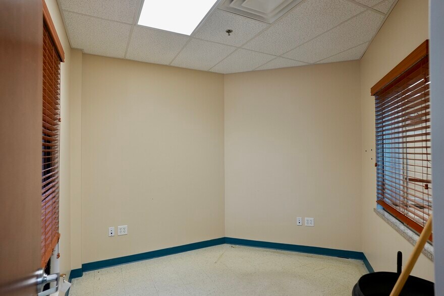 More Photos Of 1340 Belmont St, Brockton Medical For Lease