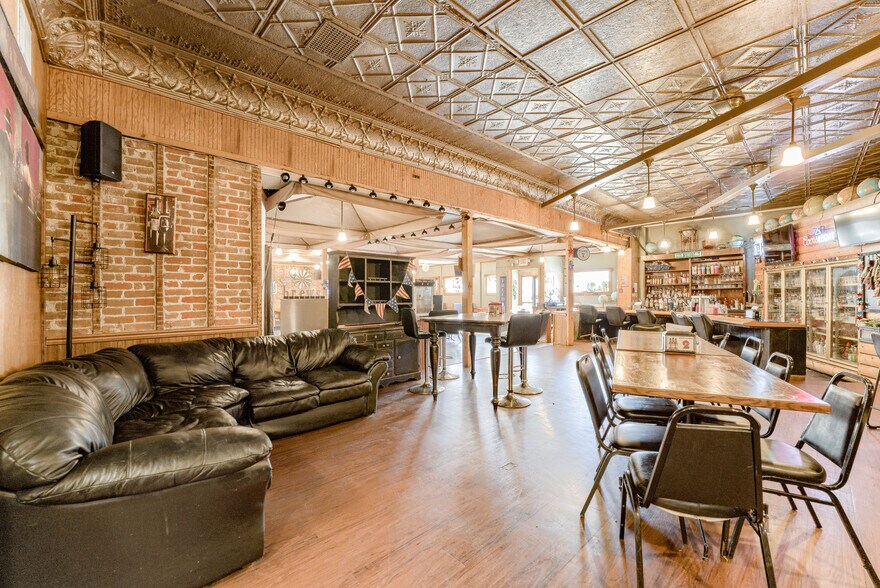 More Photos Of 644 Main St, North Bend Restaurant For Sale