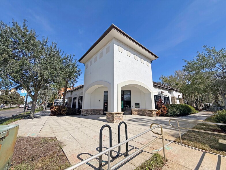 More Photos Of 450 S Orlando Ave, Maitland Bank For Lease