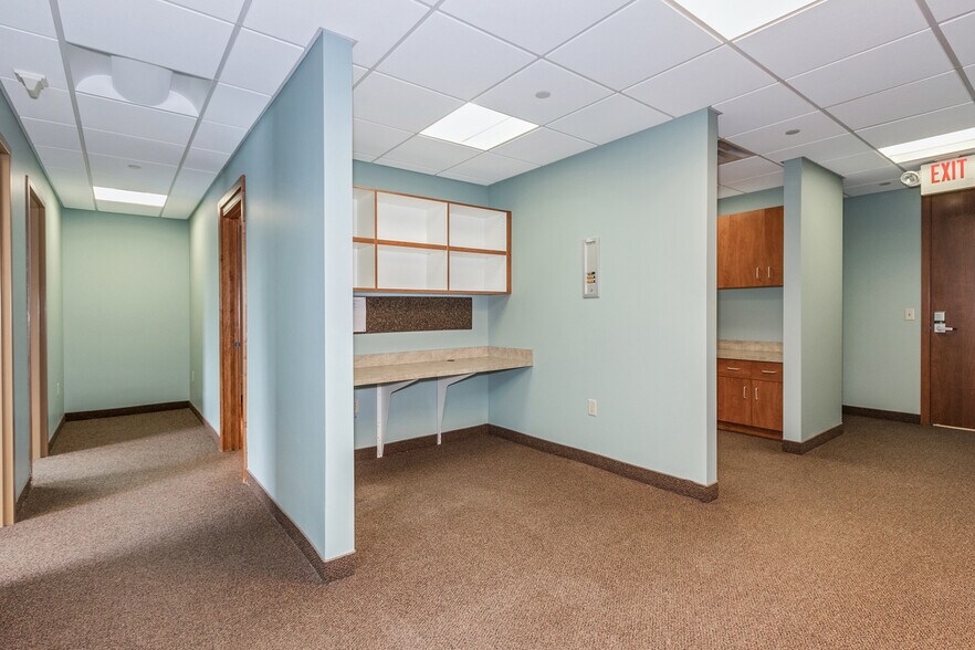 More Photos Of 7300 France Ave S, Edina Medical For Lease
