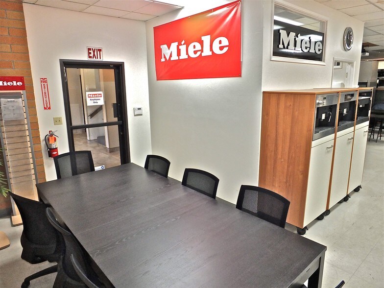 More Photos Of 1982-1984 Obispo Ave, Signal Hill Office For Sale