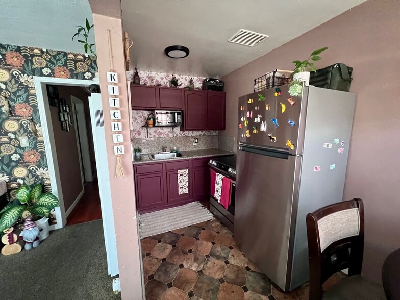 More Photos Of 24045-24047 Mission Blvd, Hayward Restaurant For Sale