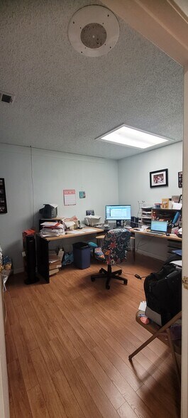 More Photos Of 315 E Pleasant Run Rd, DeSoto Medical For Sale