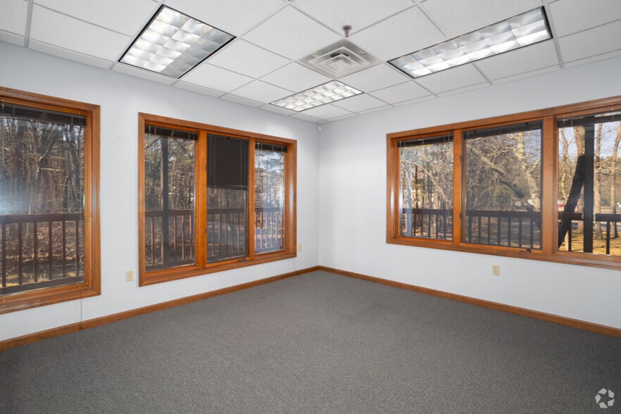More Photos Of 135 Folly Mill Rd, Seabrook Office For Sale
