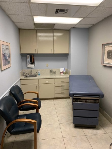 More Photos Of 9430 Turkey Lake Rd, Orlando Medical For Sale