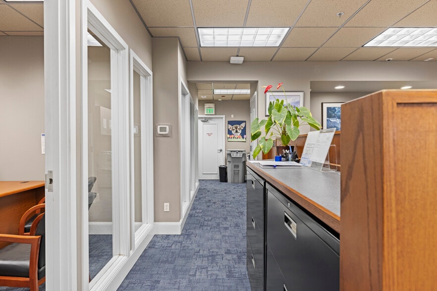 More Photos Of 105 1st St, Langley Storefront Retail Residential For Sale