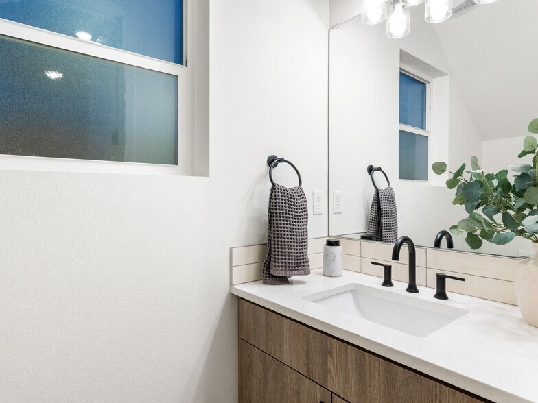More Photos Of 8330 N Bank St, Portland Apartments For Sale